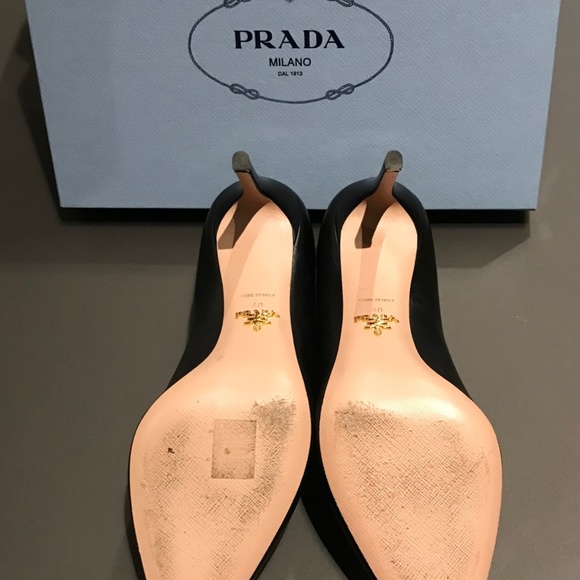 Prada Black Pumps, Size 40 - Picture 4 of 6